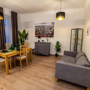roo-rooms-2.vienna-besthotels.com/